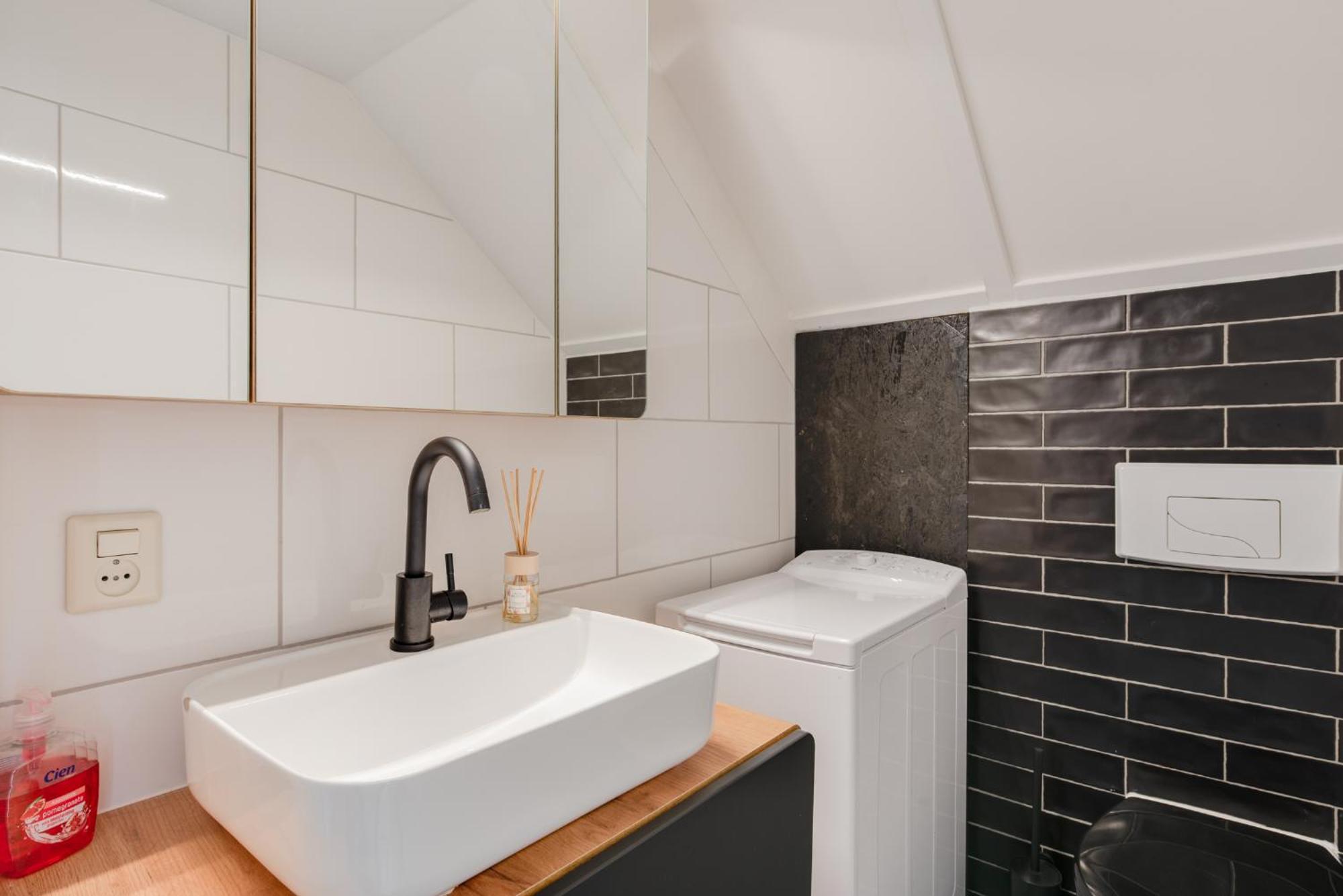 Het Huys Ewijk Mooi Luxe En Een Laadpaal Kültér fotó
