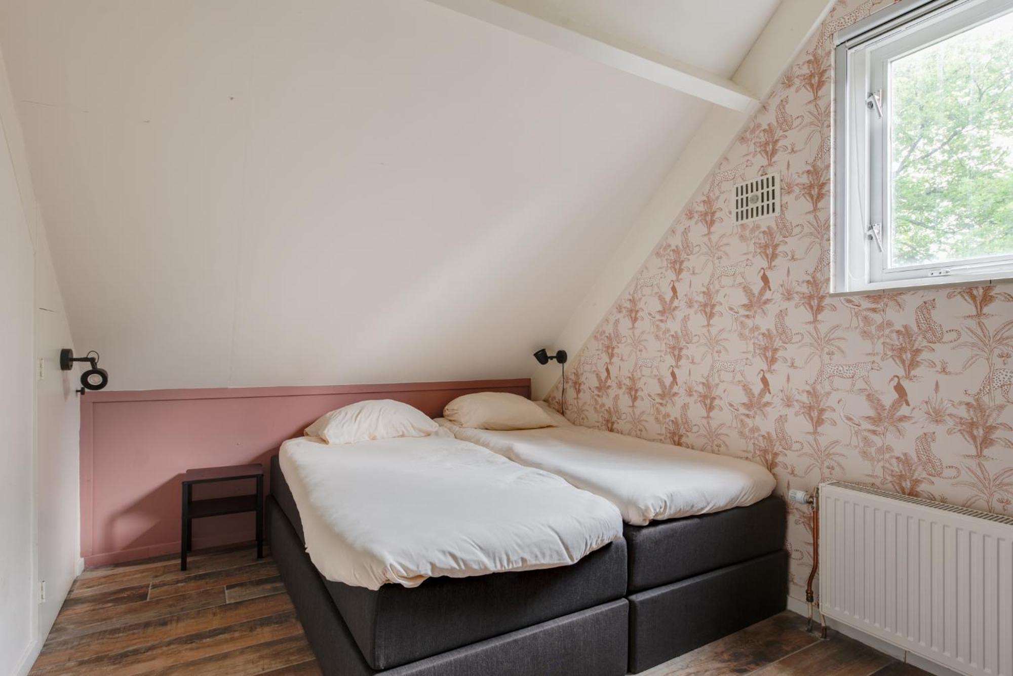 Het Huys Ewijk Mooi Luxe En Een Laadpaal Kültér fotó