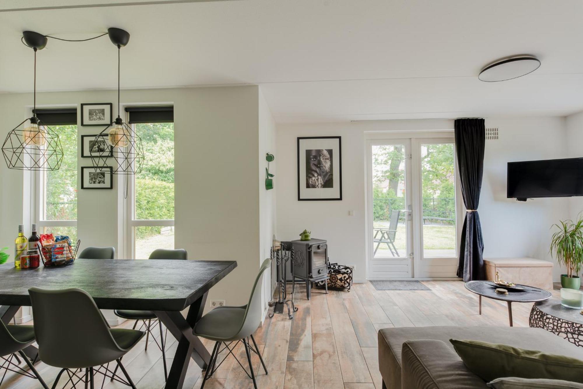 Het Huys Ewijk Mooi Luxe En Een Laadpaal Kültér fotó