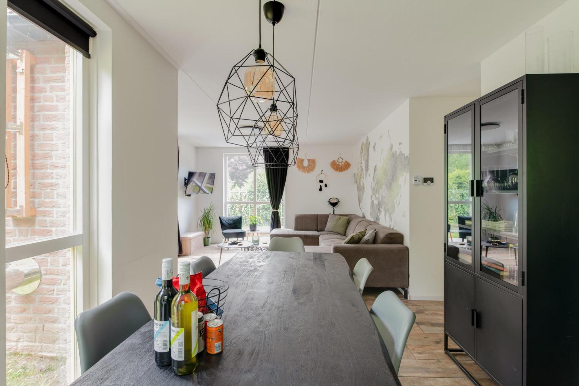 Het Huys Ewijk Mooi Luxe En Een Laadpaal Kültér fotó