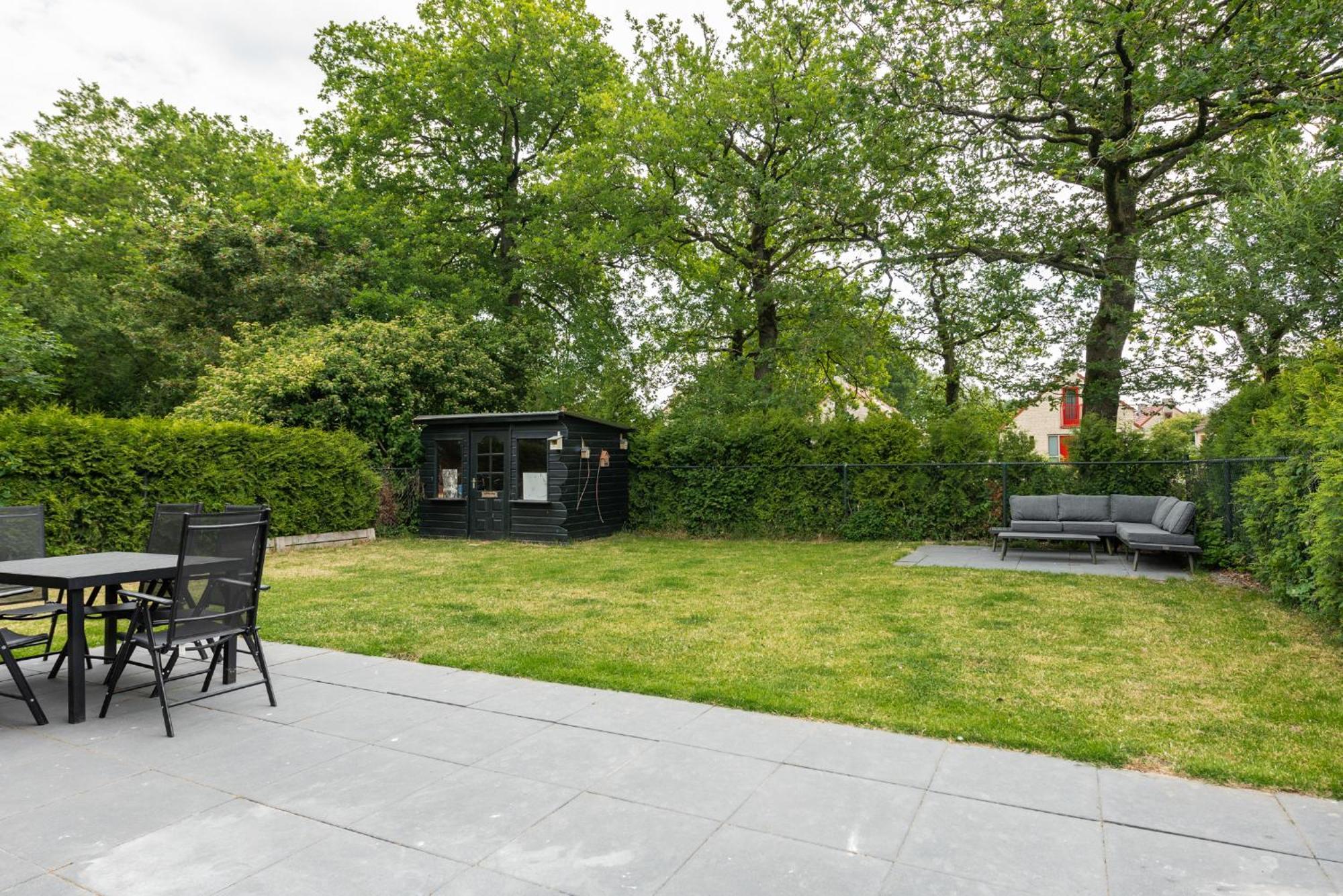 Het Huys Ewijk Mooi Luxe En Een Laadpaal Kültér fotó