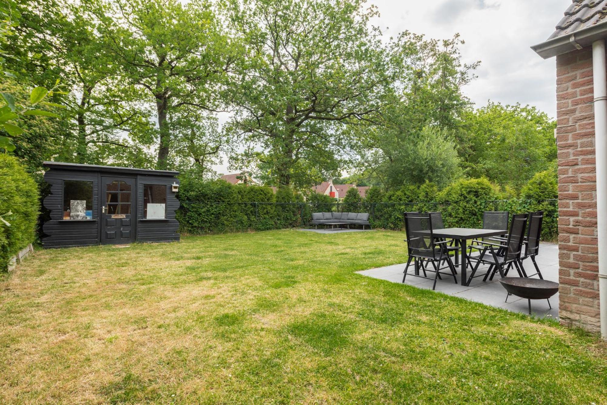 Het Huys Ewijk Mooi Luxe En Een Laadpaal Kültér fotó
